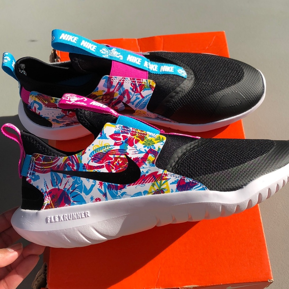 Nike Flex Runner Fable (GS) 7Y (Women’s 8.5)